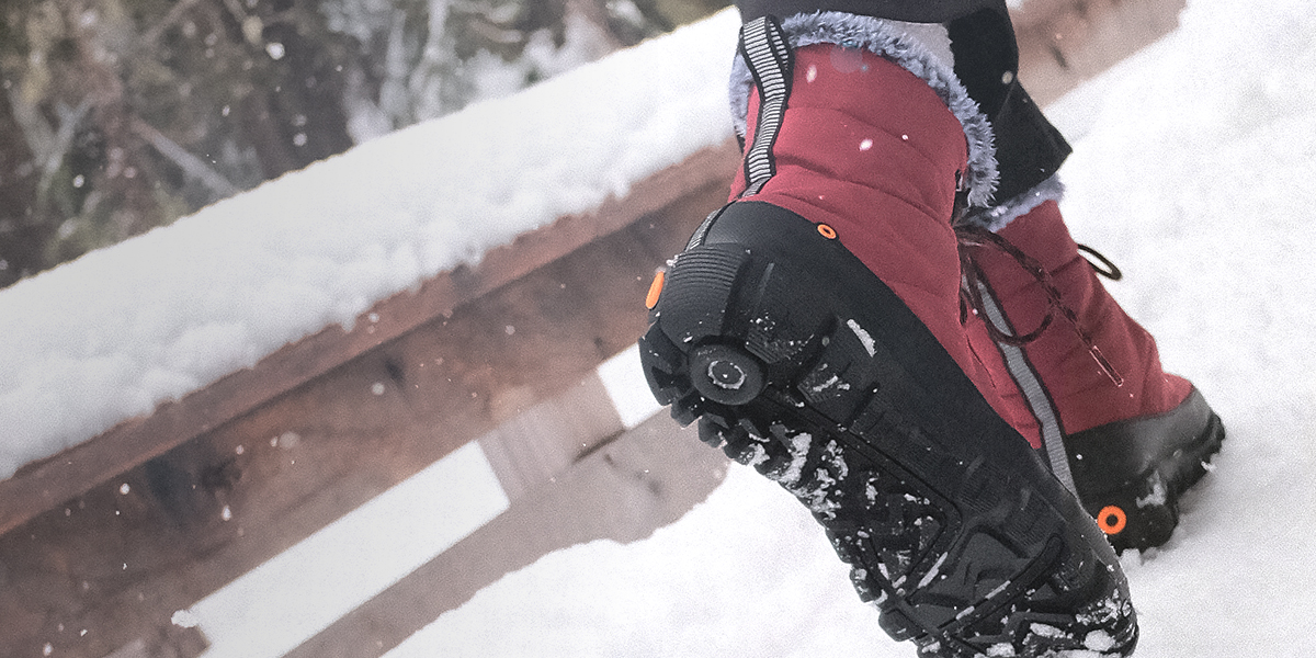 Shop our Valentine's Day flash sale featuring our Cedar Quilt winter boots in red. Shop our sale.