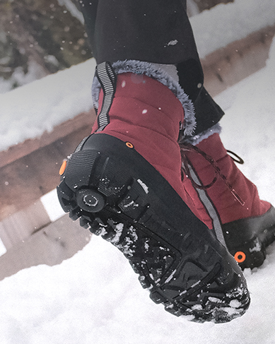 Shop our Valentine's Day flash sale featuring our Cedar Quilt winter boots in red. Shop our sale.
