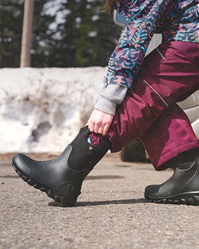 Shop kids' Seamless styles featuring the Classic Seamless in black. 