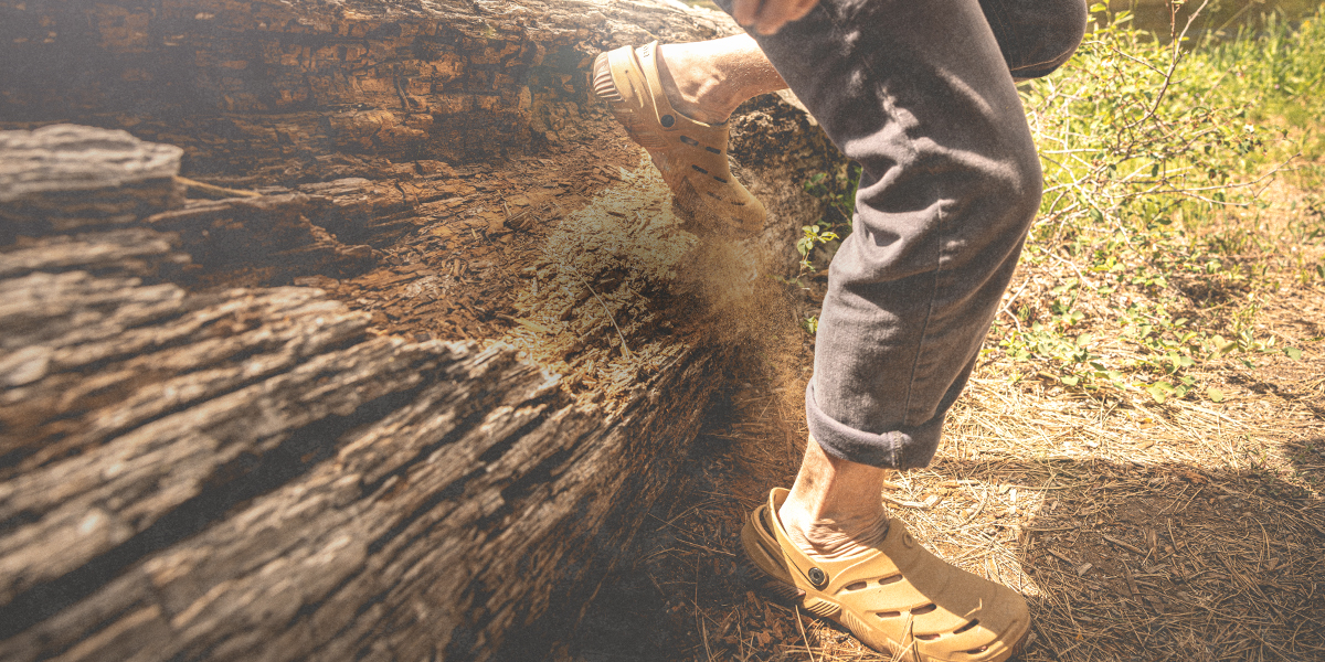 Shop the fan favorite Boga, featuring the style climbing over a log.