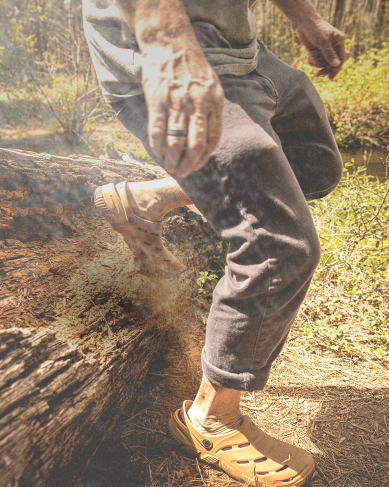 Shop the fan favorite Boga, featuring the style climbing over a log.