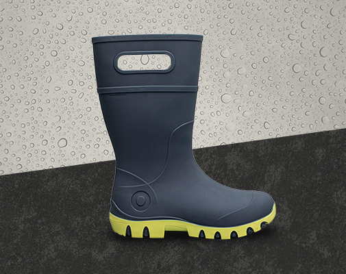 Shop the Kids' Essential Rainboot featuring the style in navy.